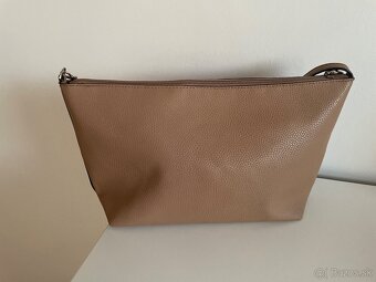 Kabelka Guess bezova - 2