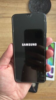 Samsung Galaxy A40 (64 GB) - 2