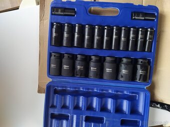 Razove uderove gola orechy - 2