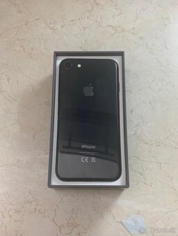 Predám iPhone 8 64GB - 2