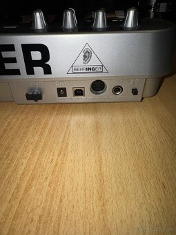 Predám MIDI keyboard Behringer U-Control UMX25 - 2