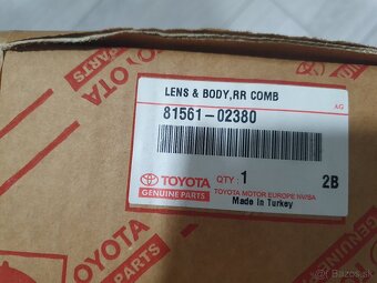 Predam Nove- Originalne svetlo 81561-02380 TOYOTA AURIS - 2
