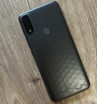 Mobilný telefón Motorola E20 xt2155-3 - 2