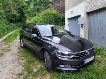 VW Passat Variant (2018) – Šedá tmavá metalíza - 2