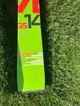 Lyže Völkl 148 cm a lyžiarky Atomic Redster flex 60 - 2