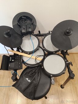 Alesis NITRO MAX Mesh Kit (v záruke) +slúchadlá+stolička - 2