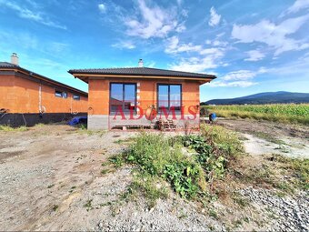 ADOMIS - Predáme 4izbový tehlový bungalov RUSKOV, všetky IS, - 2