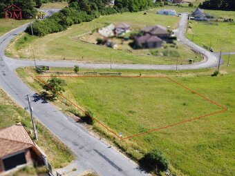 Rovinatý stavebný pozemok pri Lučenci. - 2