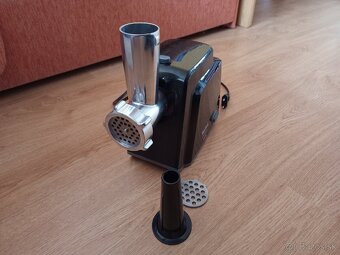 Mlynček na mäso elektrický nový - 2