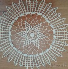 PRIESTERANIE RUČNE HÁČKOVANÉ - 2