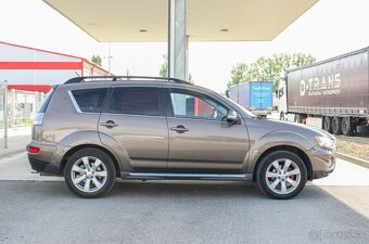 Mitsubishi Outlander 2.2 DI-D 4x4 - 2