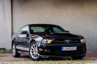 Ford Mustang 4.0L V6 - 2