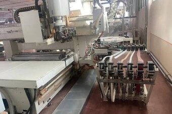 CNC obrábacie centrum - 2