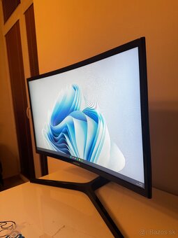 Predam monitor znacky Samsung - 2
