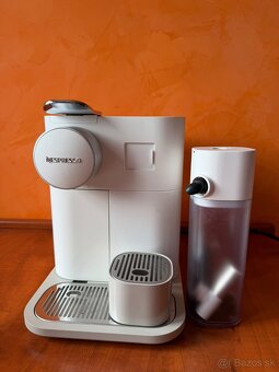Kapsulovi kávovar De longhi - 2