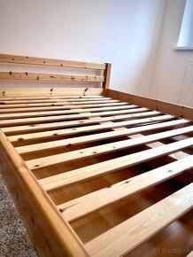 Predám pevnú posteľ z borovicového dreva - 2