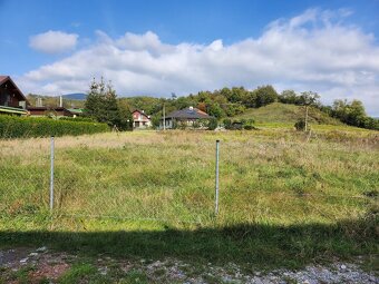 Ponúkame na predaj pozemky na Surdoku. - 2