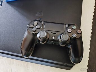 Sony PlayStation 4 slim - 2