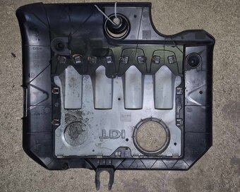 Predám horný kryt motora VW 1,9TDI 77kw - 2