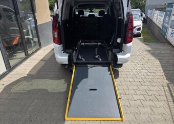 Toyota Proace City Verso 1.5-LONG-ÚPRAVA VOZÍČKÁŘ ZTP - 2