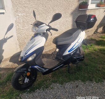 Skúter 50ccm - 2