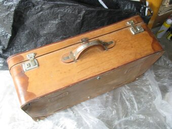 starý kožený kufor - 2