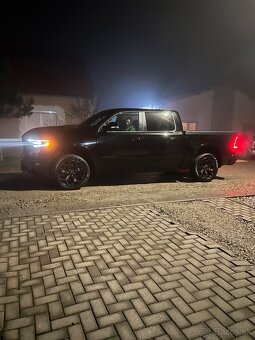 RAM 5.7 V8 Hemi LIMITED NIGHT EDITION Kupované na SK TODOS - 2