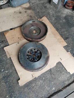 Predám novú spojku so zotrvačníkom na Zetor cryrstal 16145 - 2