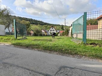 Rovinatý stavebný pozemok - 2