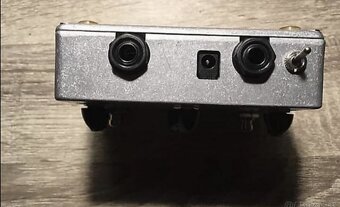 Cusack Music Tap-A-Whirl Tremolo pedál
- 2