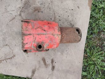 Predám obal prevodovky mf70 - 2