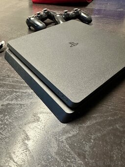 PS4 slim - 2