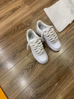 Predám botasky NIKE AIR FORCE 1 - 2