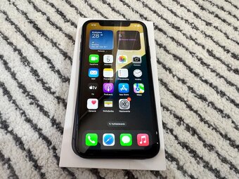 Apple iPhone 11 128GB - 2