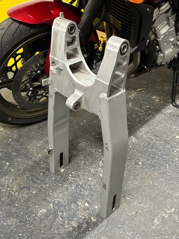 Zadna vidla Honda CB600 Hornet - 2