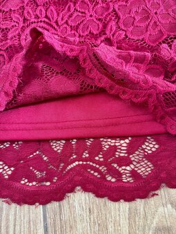 Červené čipkované dámske šaty AMISU - 2