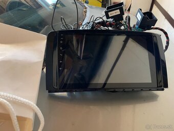 Dotykové autorádio - 2