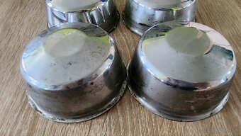 Stredové pukličky- Wartburg - 2