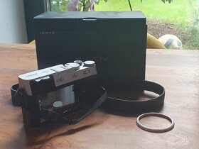 FUJIFILM X100V + Lens hood - 2