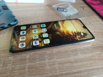 Huawei P30 Lite biely, krabica, púzdra a ochranné sklo, - 2