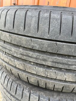 Predám pneumatiky Pirelli 245/45R20 - 2
