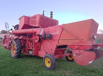 Kombajn Massey Ferguson - 2