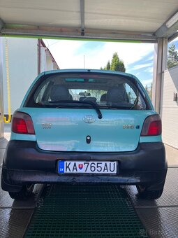 Predám Toyota yaris 1.0 50kw vvti r.v 2000 STK EK 2027 - 2
