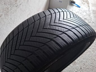 225/40 r18 celoročne pneumatiky - 2