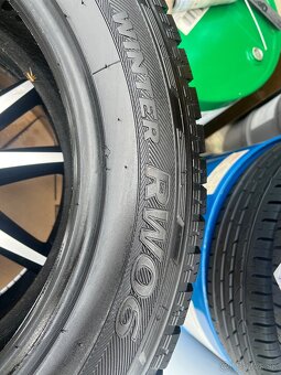 Hankook Winter RW06 215/60 R17C - 2
