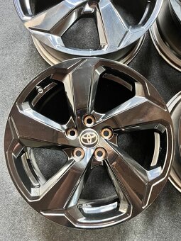 5x114,3 R18 Originál ALU Toyota RAV4 5.Gen.- černé - senzor - 2