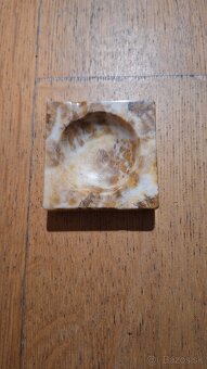 Malý popolník / miska z lešteného mramoru – ručná práca - 2