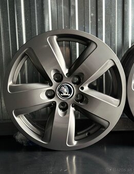 #32 Elektróny originál Škoda r16 - 2