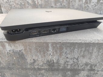 Konzola PlayStation 4 - 2