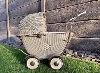 Predám starožitný detský prútený kočík pre bábiky / 50.roky - 2